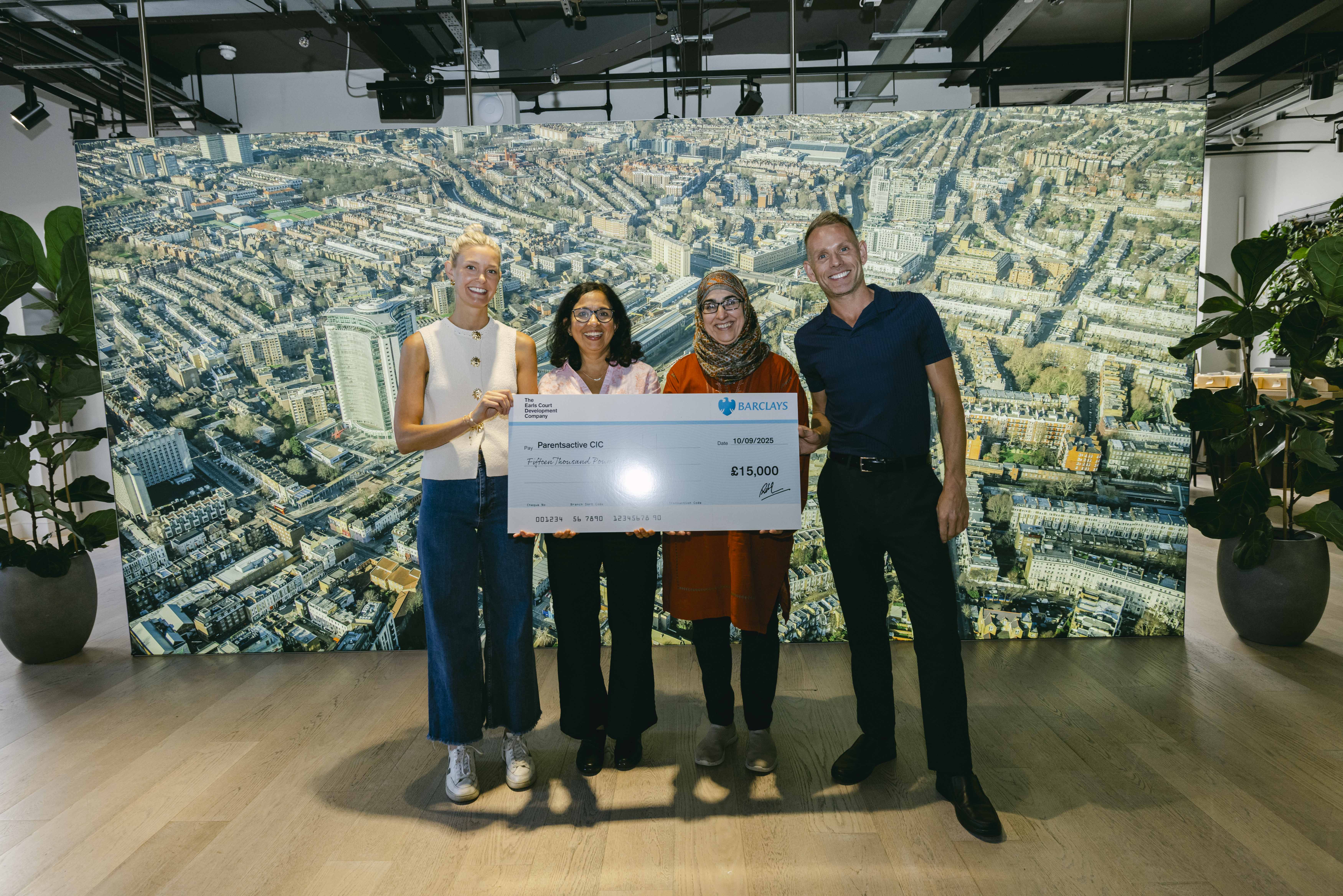 Nandini and Nighat at the cheque presenting ceremony.